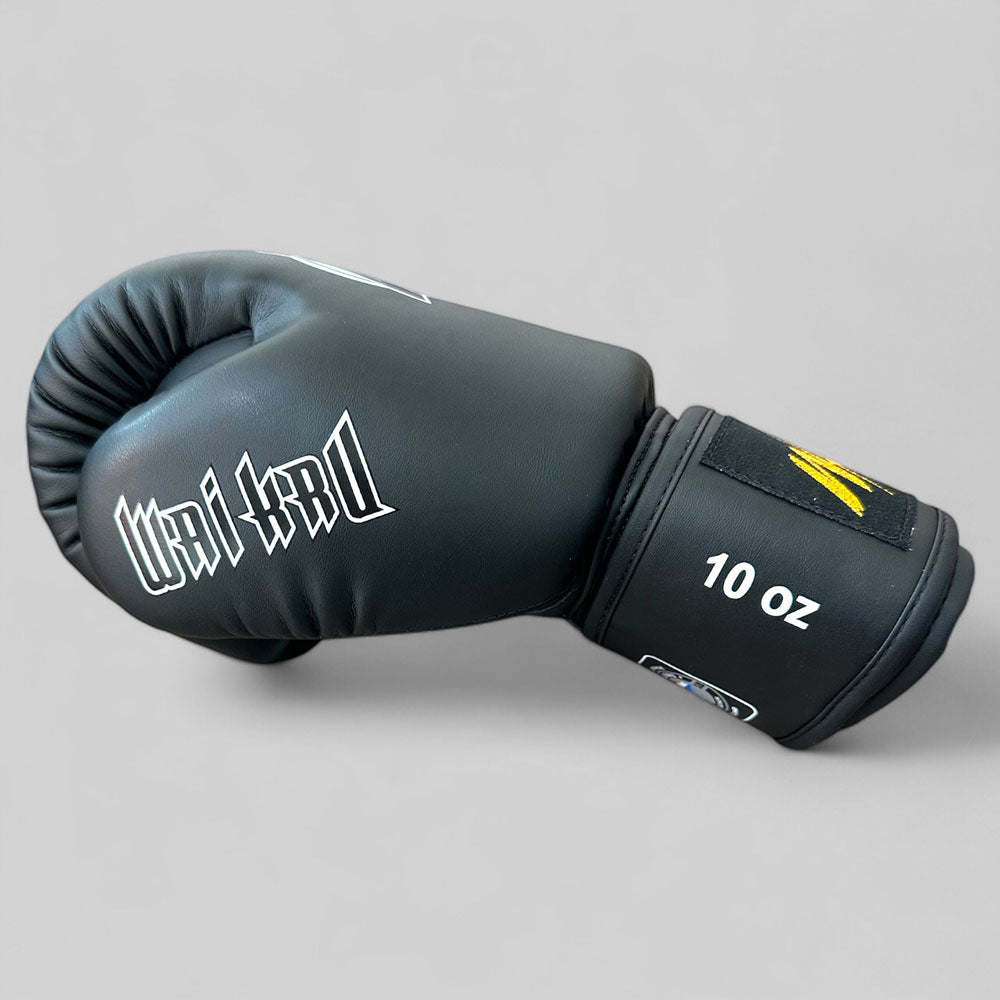 Wai Kru Classic Muay Thai Gloves - Black